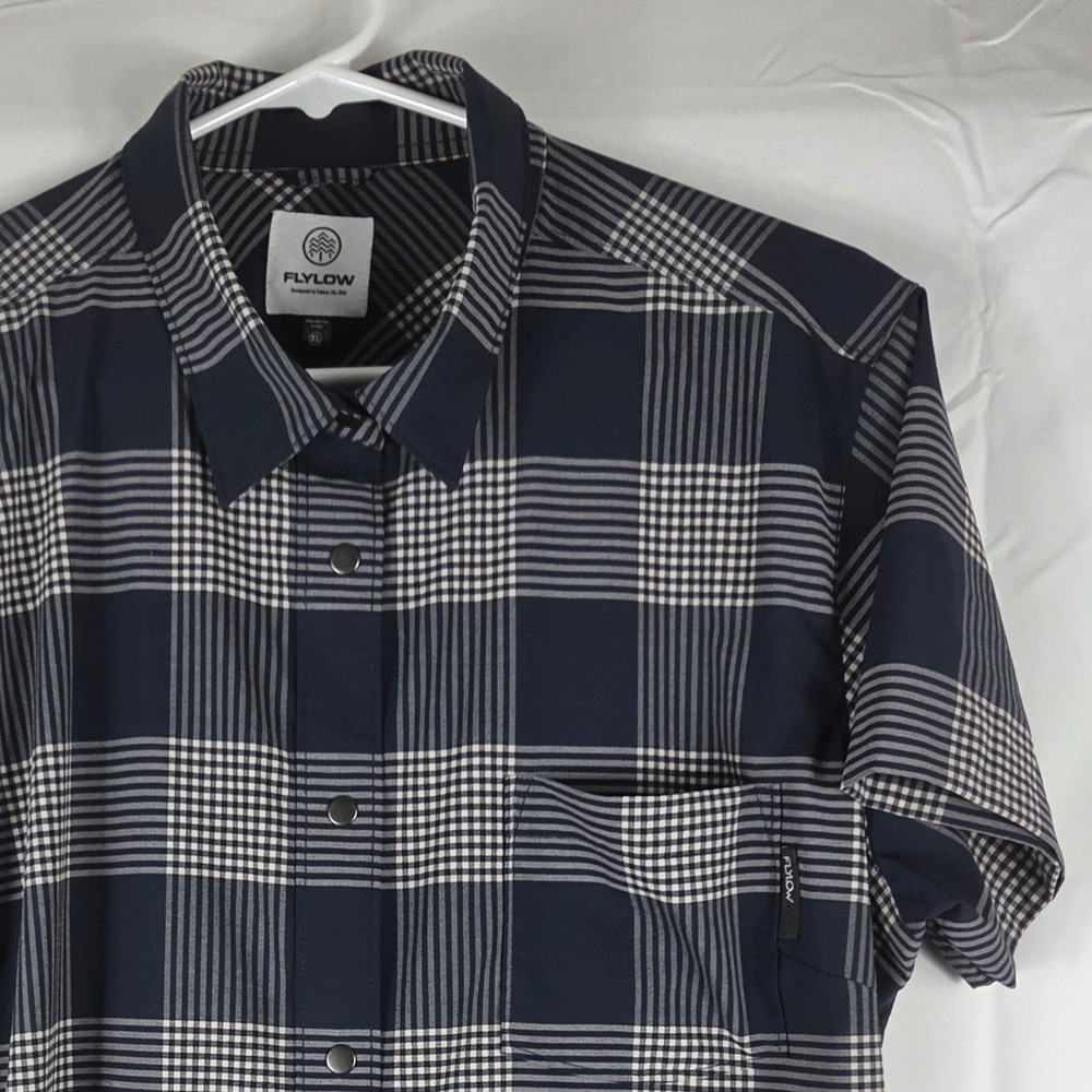 Flylow Gear Womens‎ XL Navy Blue Plaid Short Sleeve Snap Front Hiking Shirt 1164